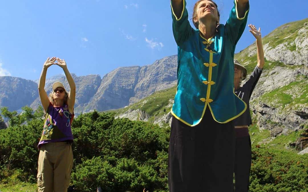 Initiation qi gong taichi au marché de Bagnère de Bigorre en Pyrénées