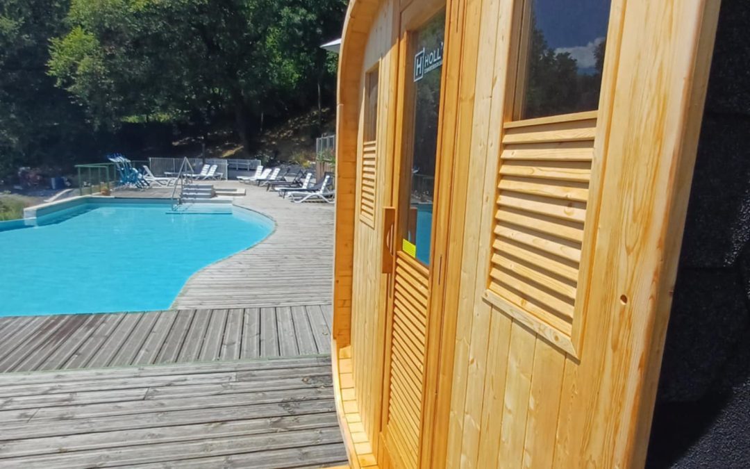 Après la rando, place à la détente : Sauna extérieur et piscine au Camping du Pibeste